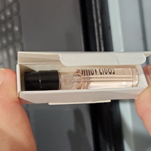 Louis Vuitton Orange Gift Bag Shopping Bag with 2 Tester Fragances. - Picture 8 of 10